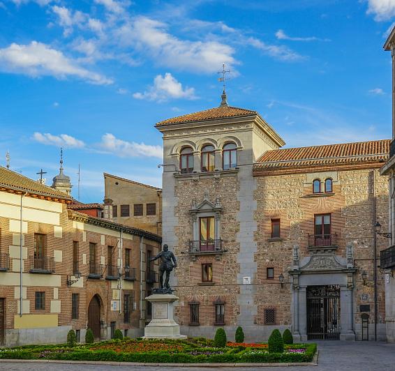 Plaza de la Villa y rincones del Madrid de los Austrias