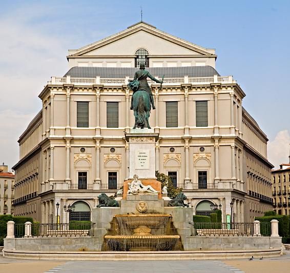 Ópera, Teatro Real y paseo con encanto