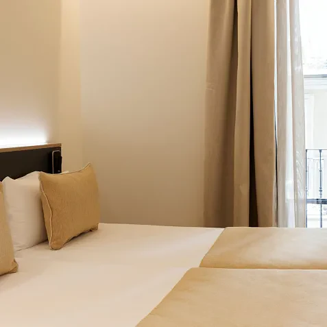 Suite Superior con Balcón
